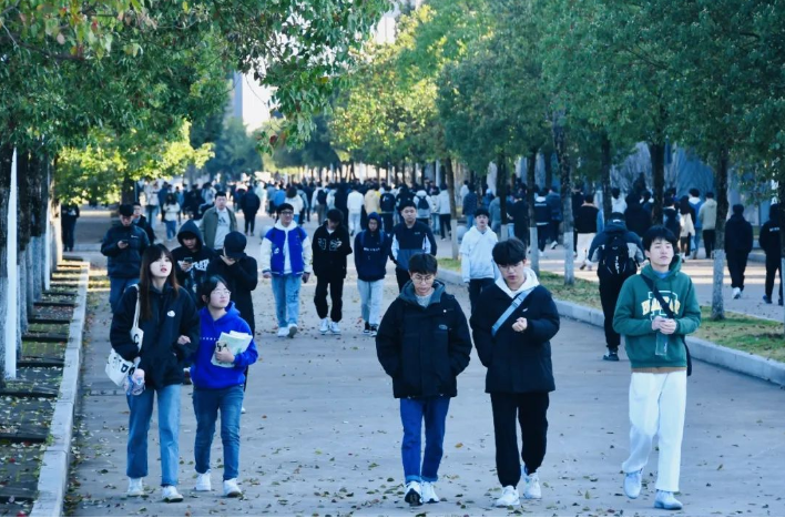 带好耳机，调整音量!听听藏在方言里的福理工
